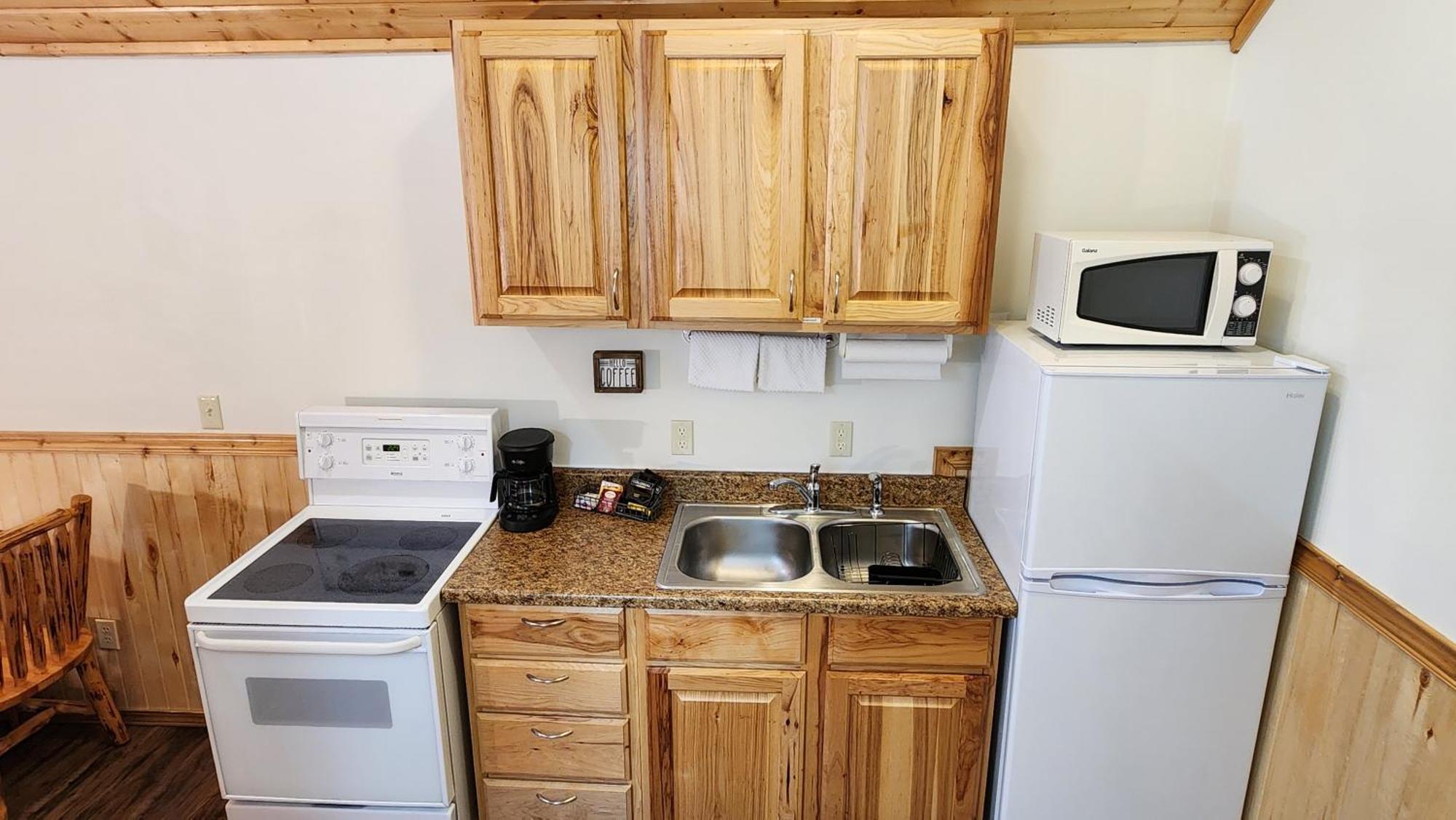 Beargrass Lodging & Rv Resort Hungry Horse Extérieur photo